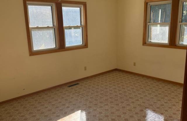 5 Bedroom / 2.5 Bathroom For Rent Gallery 4