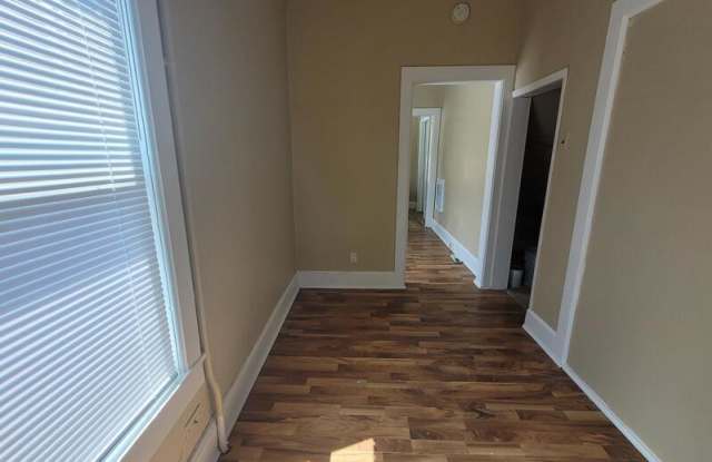 1460 Morrow Street - 2 photos photos