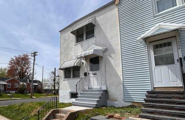 702 SHAW AVE photos photos