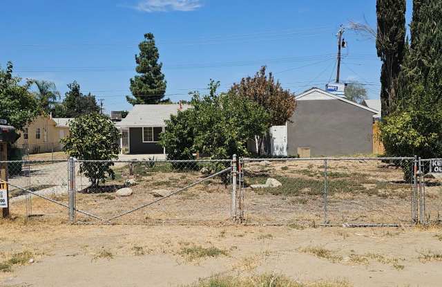 NEWLY RENOVATED – TWO HOMES ON ONE LOT | NORTH BAKERSFIELD Gallery 3