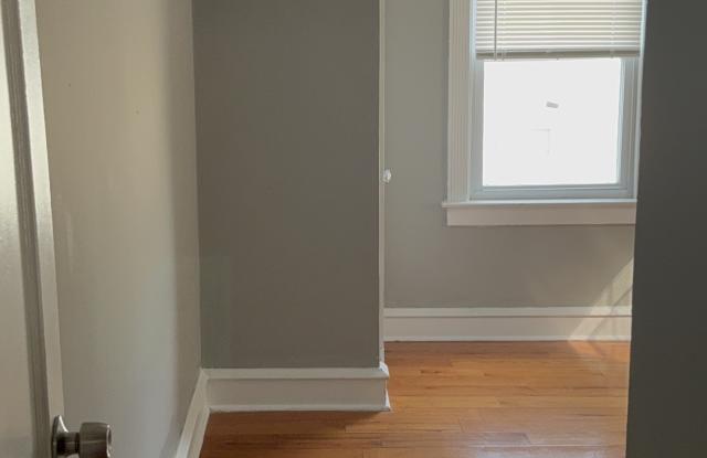 587 Larchwood Avenue photos photos