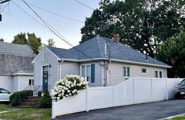 429 Central St - 429 Central Street, Saugus, MA 01906