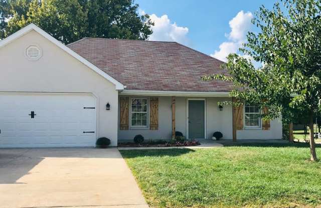 Fabulous 3 Bed 2 Bath House! photos photos