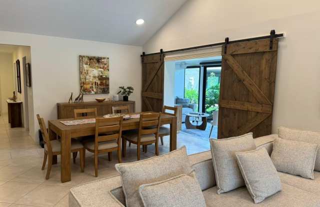 21708 TALL PALM Circle Gallery 1