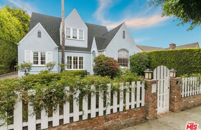 9025 Ashcroft Ave - 9025 Ashcroft Avenue, West Hollywood, CA 90048