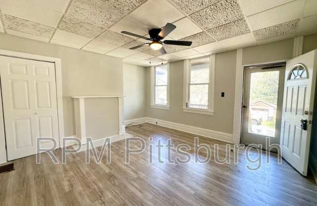 1015 Smithton Ave photos photos