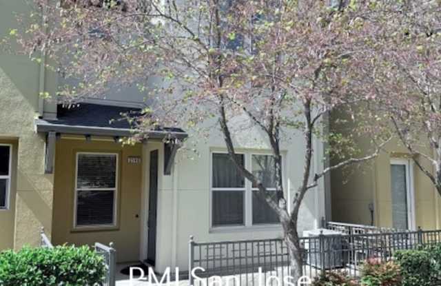 2140 Klassen Way photos photos