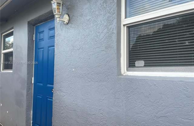 428 NW 16th Ave - 428 Northwest 16th Avenue, Fort Lauderdale, FL 33311