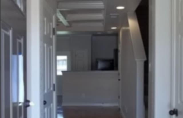 5113 Flipper Drive Gallery 3