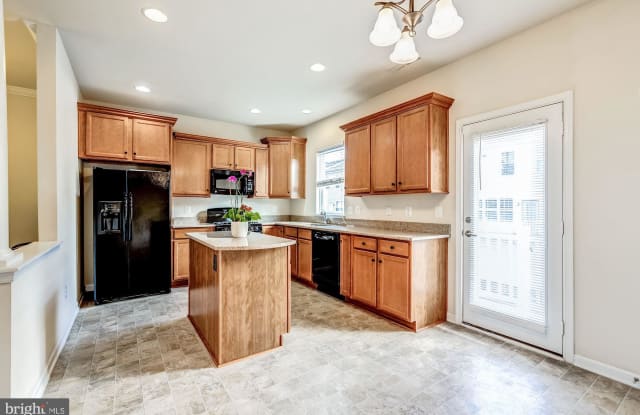 43963 EASTGATE VIEW DRIVE - 43963 Eastgate View Drive, South Riding, VA 20152