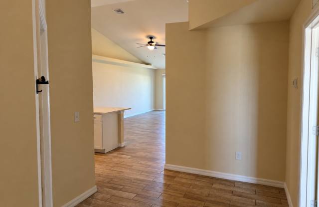 3 Bed 2 Bath 1 Car  Garage Duplex Gallery 3