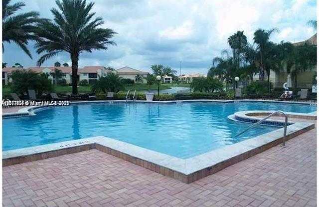 1281 Southwest 46th Avenue photos photos