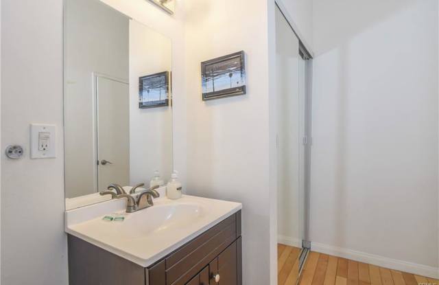 14 Ozone Court - 14 Ozone Court, Los Angeles, CA 90291 14 Ozone Court - 14 Ozone Court, Los Angeles, CA 90291