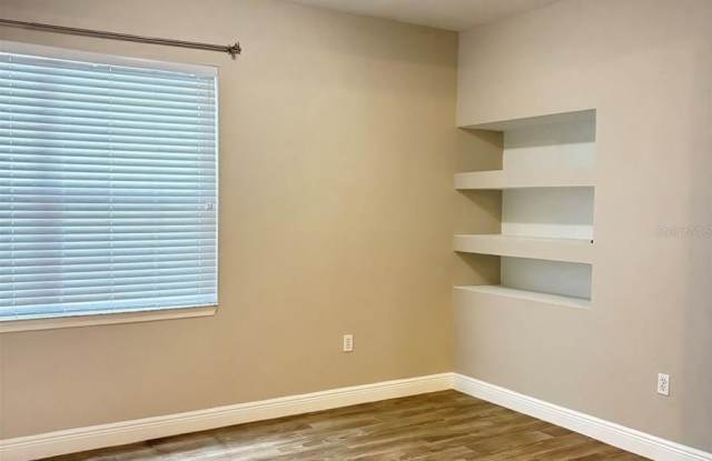 1300 EASTERN PECAN Place Gallery 4