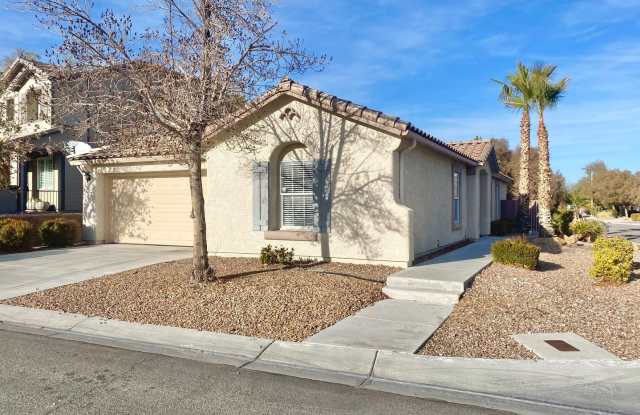 GORGEOUS 3 BEDROOM / 2 FULL BATH SINGLE FAMILY HOME , WITH 2 CAR GARAGE photos photos