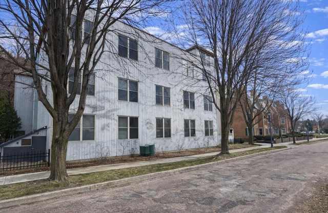 216 Lake St Gallery 1