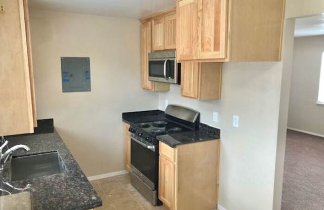 5736 Bayview Avenue Gallery 4