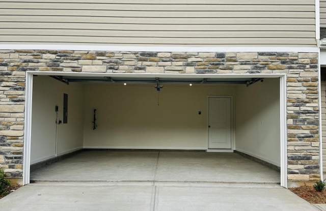6079 Willutuck Drive Gallery 2
