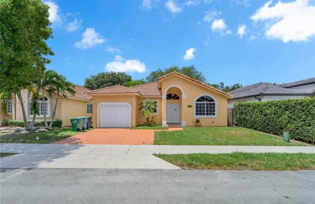 15339 SW 32nd Ter photos photos