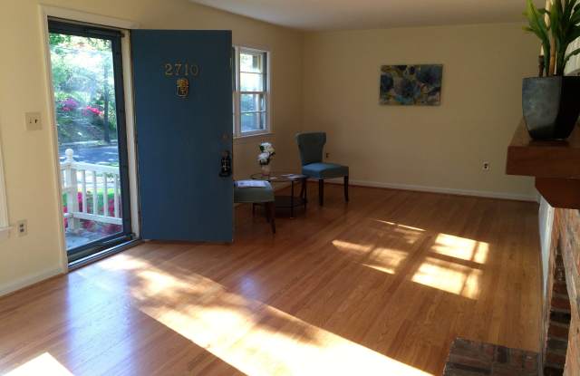 2710 Valley Drive Gallery 4