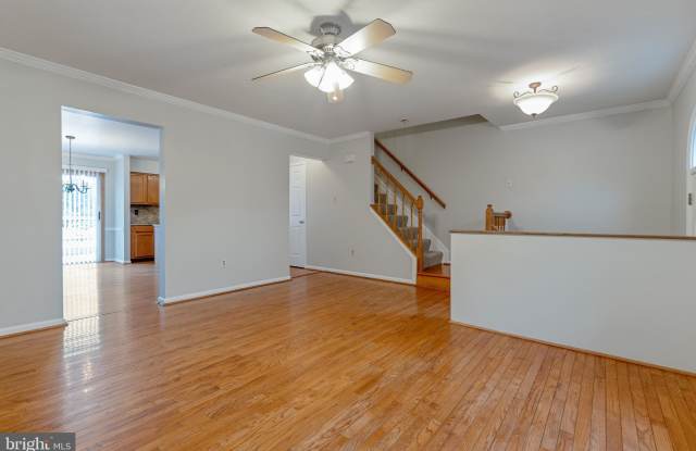 484 WATSON COURT Gallery 4