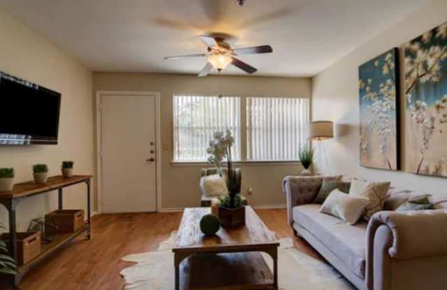 10982 Biering Ln Gallery 1