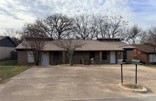 1110-b Lynn Street photos photos