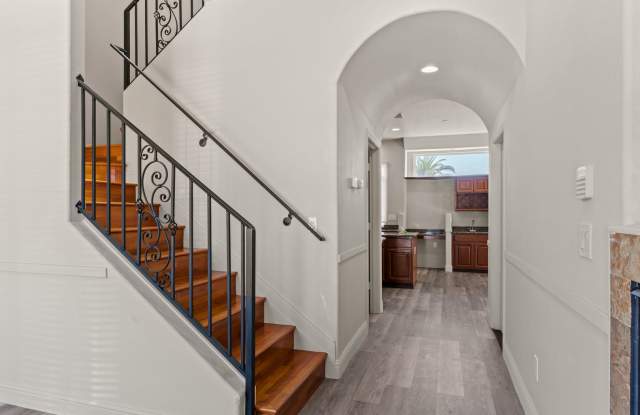 Grand 4-Bedroom San Leandro Home w/ Custom Upgrades Gallery 4