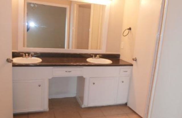 7439 Maczali Dr. Gallery 3