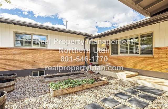 Stunning modern 6-Bedroom 3-Bath Home in Roy. photos photos
