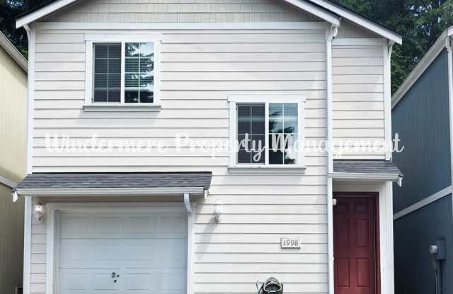 AVAILABLE NOW! Conveniently located 3 bed in East Bremerton CK area, with A/C! photos photos