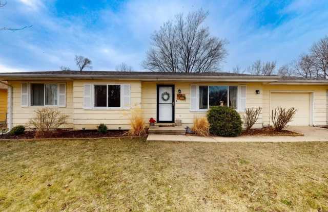 608 Lincoln Street - 608 Lincoln Street, Polk City, IA 50226