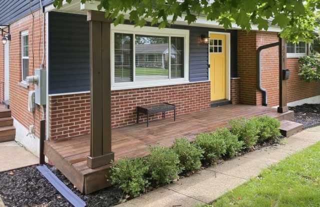 221 Sergeant Avenue photos photos
