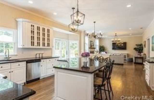 24 Bridle Path Gallery 4