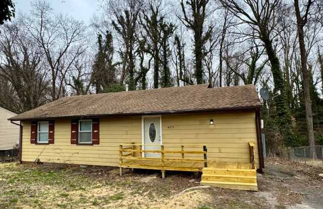 3bed house in the county! Central all electric hvac, laundry, yard and hardwoods. photos photos