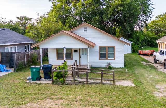 Quaint 2 Bedroom, 1 Bathroom Haven! DEPOSIT SPECIAL!! - 2315 Northwest 18th Street, Oklahoma City, OK 73107