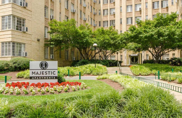 Majestic Gallery 3