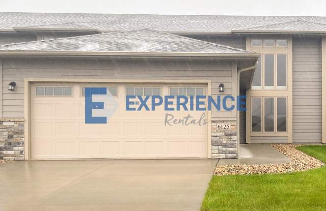 Brand New 3-Bedroom Townhome with Main-Floor Primary Suite & Spacious Loft! Gallery 1