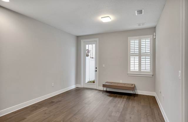 Plant High School district-South Tampa 3-story, 4 Bedroom Townhome Available Oct. 2, 2026 ! Gallery 4