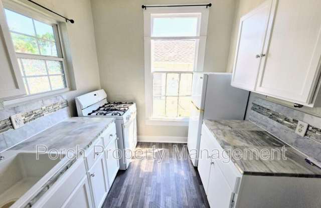320 N Barcelona St photos photos