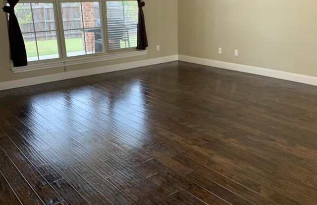 900 Cypress Drive Gallery 4