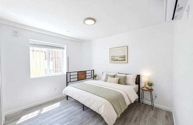 1201 W 36th Place - Co-Living Gallery 3
