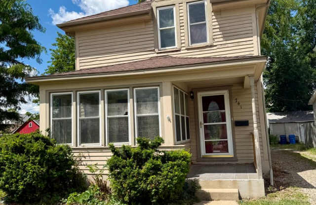 3 Bed/1.5 Bath House For Rent with 2 Car Garage! photos photos