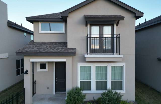 Beautiful 3 bed/ 2.5 Home in McAllen photos photos