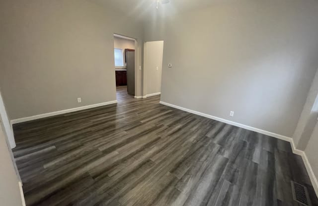 228 Mccormick Place - 1 photos photos