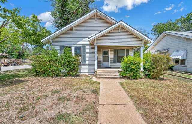 Spacious 3 Bed - 1 Bath House Near Downtown photos photos