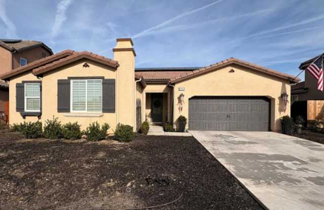 Modern 4 bed 2 bath - Shannon Ranch photos photos