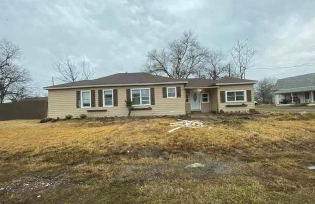 201 W Fowler St - 201 West Fowler Street, Savoy, TX 75479