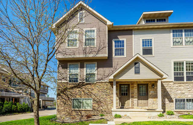 JOHNSTON SCHOOLS!! 3 Bed 2.5 Bath Townhome in Grimes photos photos