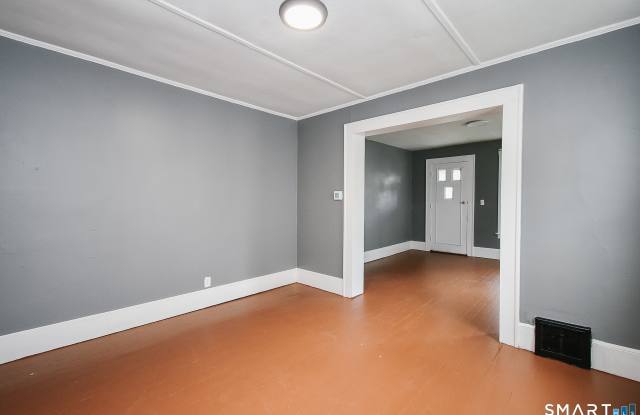 714 Prospect Street Gallery 3